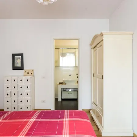Bright And Comfortable Flat In Central アパート ミラノ