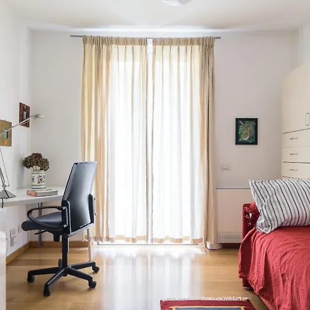 Bright And Comfortable Flat In Central *